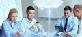 Titelbild-Mitarbeiter-Büro-Cloud-Smartphone-iStock-478450750